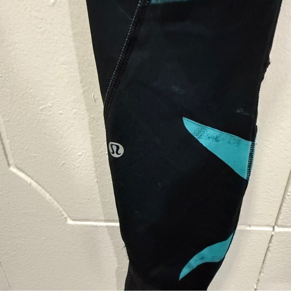 Lululemon Blue and Black Inspire Tight II *Full-On Luxtreme (Mesh) - Picture 9 of 14